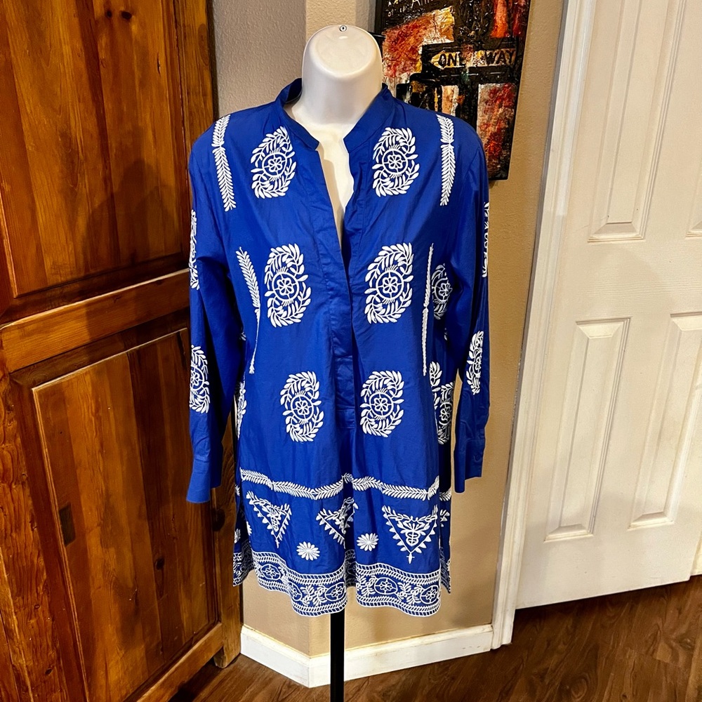 Zara blue blouse with white embroidery design